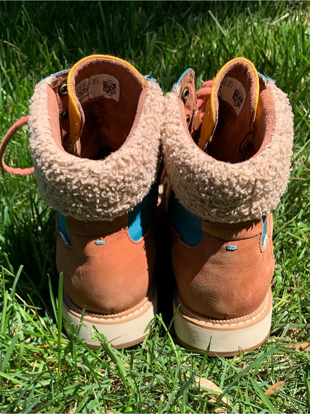 Toms Brown Mesa Suede Interior Slip-On ankle boots Size 6 - Picture 2 of 4